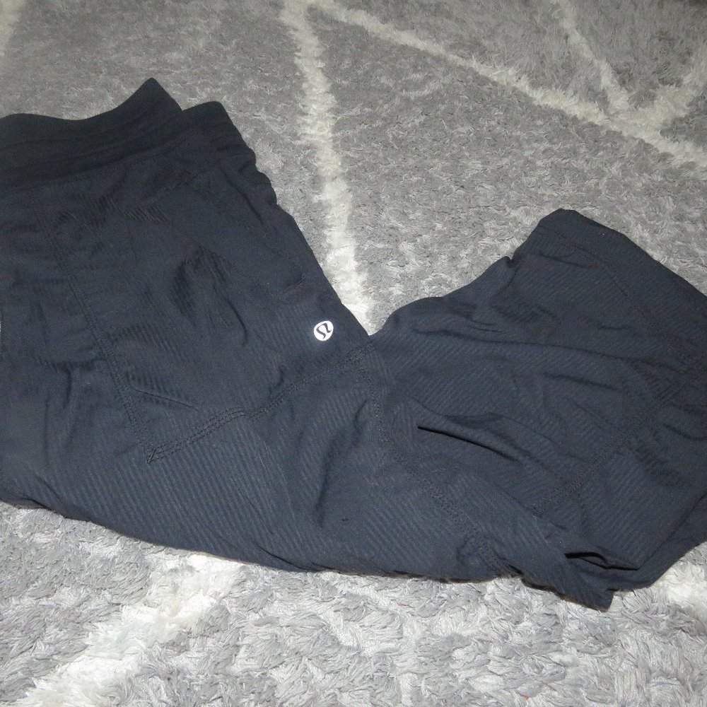 Lululemon Black Studio Pants  Size 4  Capri